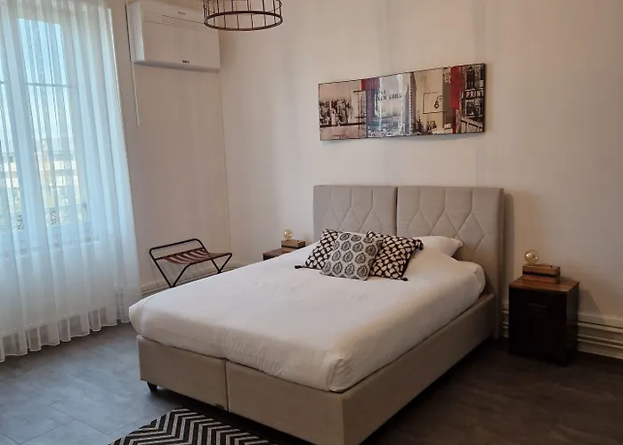 לינה וארוחת בוקר Hipster - Chez Axelle - 3*