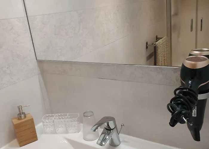 לינה וארוחת בוקר Hipster - Chez Axelle - 3*